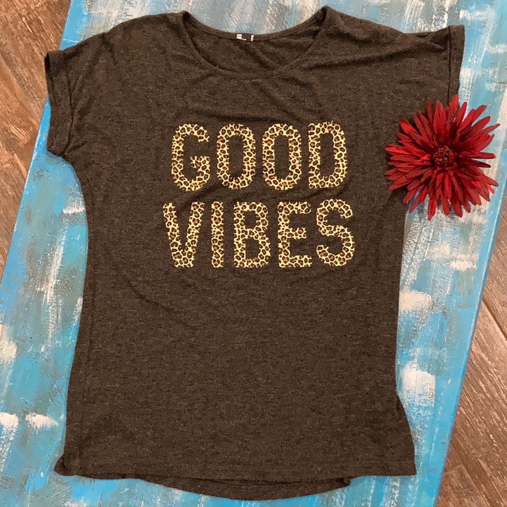 Women’s Good Vibes Tee
